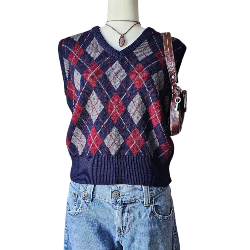 Argyle Patterned Sleeveless Sweater Vest | Medium